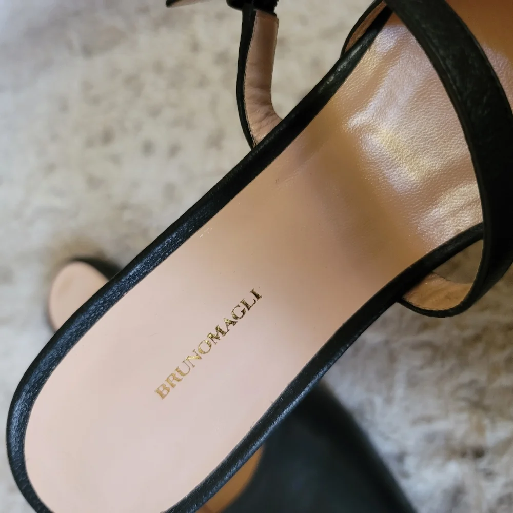 NEW Bruno Magli Pasha Mule Black Leather Pointed Toe Flat - Picture 2 of 6